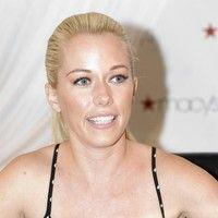 Kendra Wilkinson signing her book 'Being Kendra' | Picture 88148